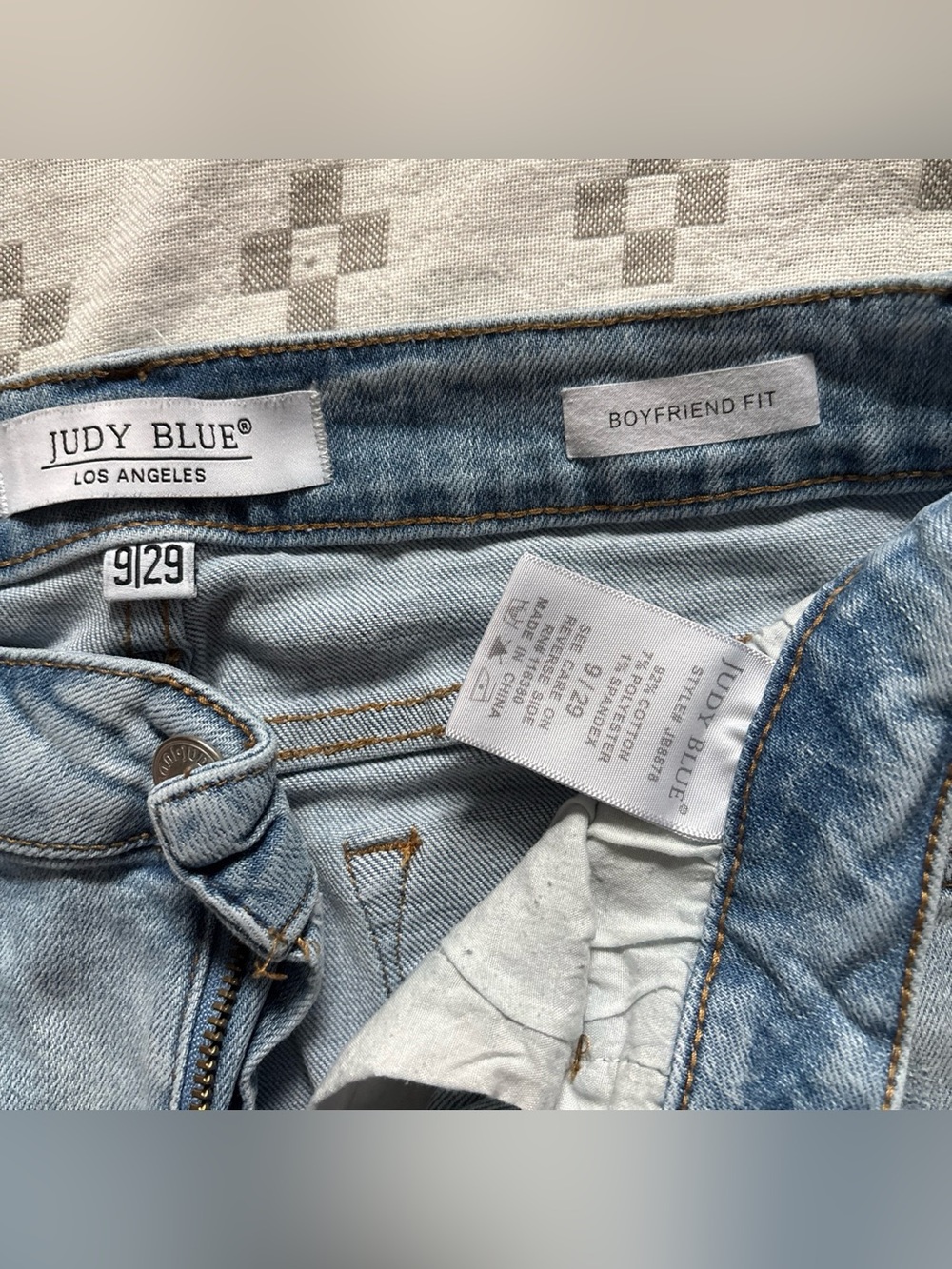 Judy Blue Boyfriend Fit Jeans - Light Blue Wash